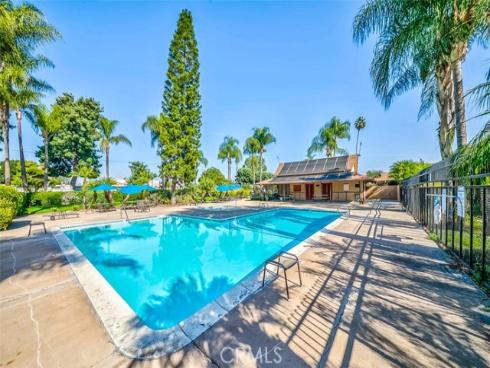 1718 E Commonwealth Ave 102 , Fullerton, CA