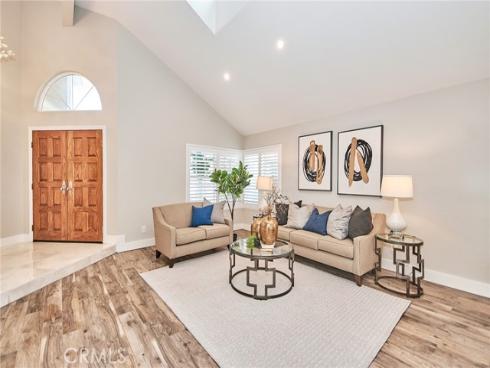 1860  Brooke  , Fullerton, CA