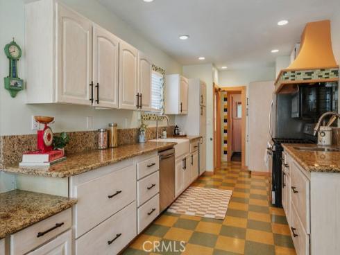 521 W Whiting Avenue, Fullerton, CA