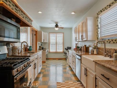 521 W Whiting Avenue, Fullerton, CA