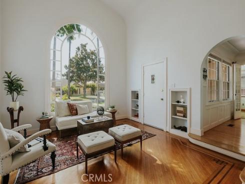 521 W Whiting Avenue, Fullerton, CA