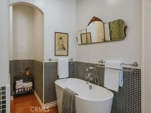 521 W Whiting Avenue, Fullerton, CA