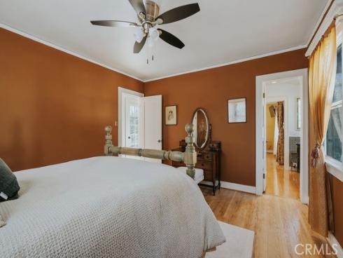 521 W Whiting Avenue, Fullerton, CA