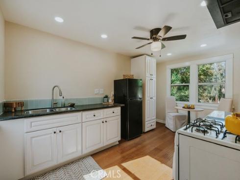 521 W Whiting Avenue, Fullerton, CA