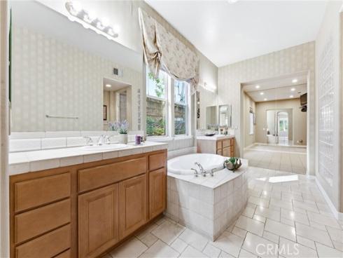 2588  Nixon   Way, Fullerton, CA