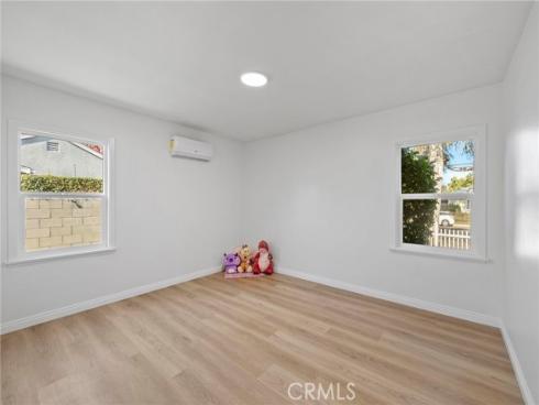 2100 W Valencia Drive, Fullerton, CA