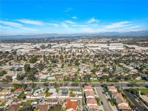 2100 W Valencia Drive, Fullerton, CA