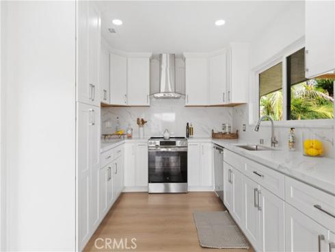 1219 N Raymond Avenue, Fullerton, CA