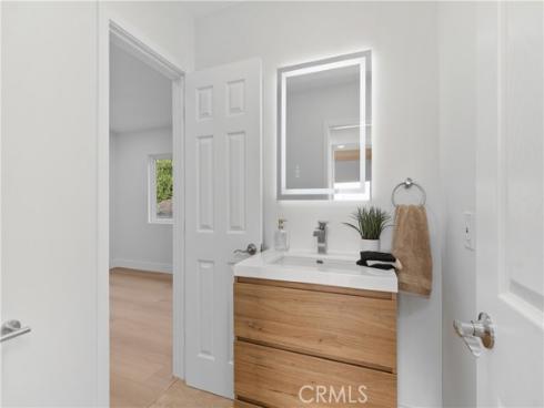 1219 N Raymond Avenue, Fullerton, CA