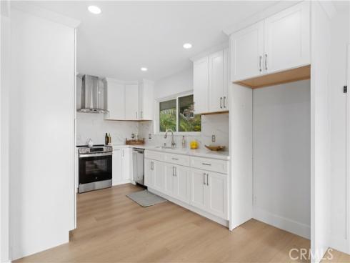 1219 N Raymond Avenue, Fullerton, CA