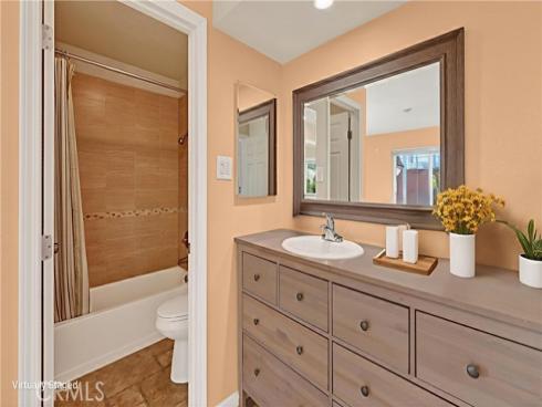 400 N Acacia D16 , Fullerton, CA