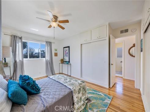 1343 W Oak , Fullerton, CA