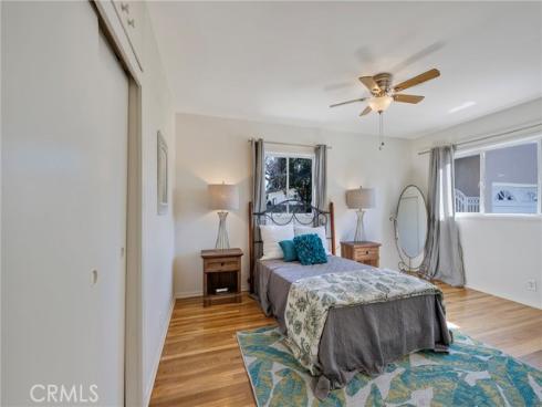 1343 W Oak , Fullerton, CA