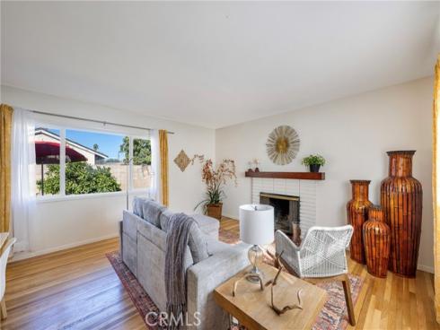 1343 W Oak , Fullerton, CA