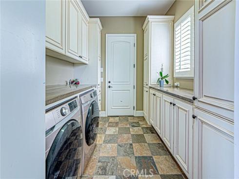 1241 W Valencia Mesa  , Fullerton, CA