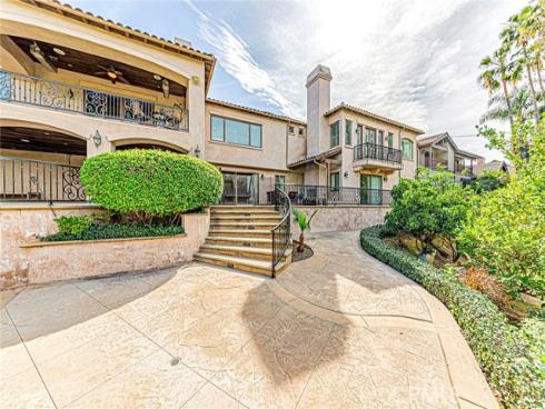 1241 W Valencia Mesa  , Fullerton, CA