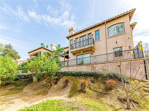 1241 W Valencia Mesa  , Fullerton, CA