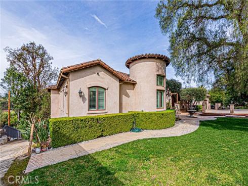 1241 W Valencia Mesa  , Fullerton, CA