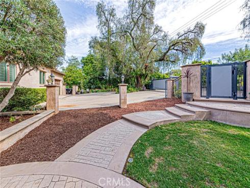 1241 W Valencia Mesa  , Fullerton, CA