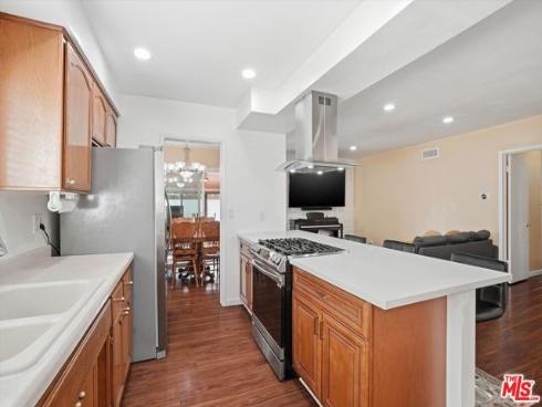 1412 W Baker Avenue, Fullerton, CA