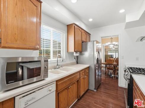 1412 W Baker Avenue, Fullerton, CA