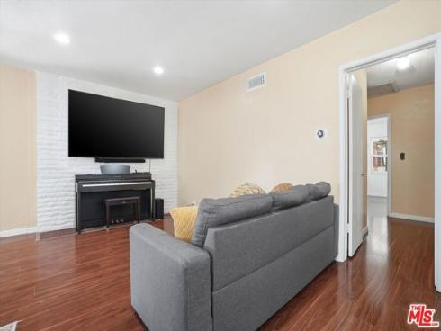 1412 W Baker Avenue, Fullerton, CA