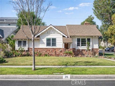 219  Ladera Vista  , Fullerton, CA