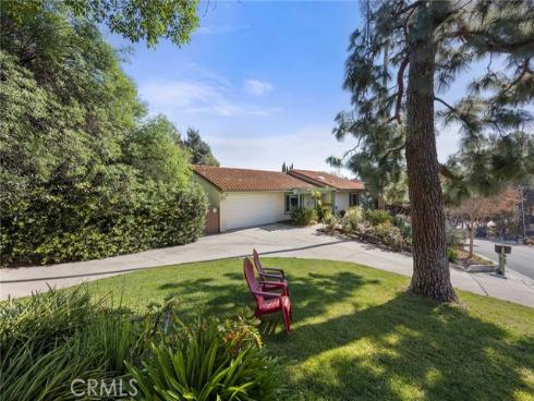 119  Helen  , Fullerton, CA