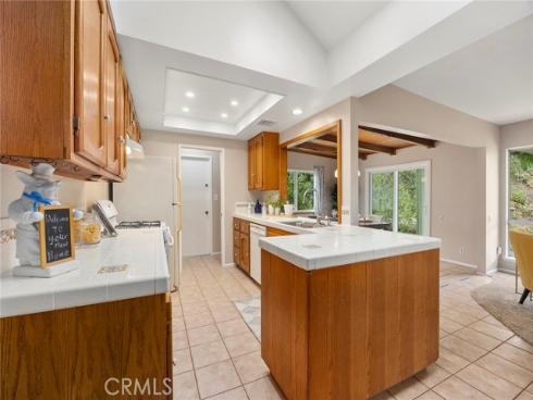 119  Helen  , Fullerton, CA