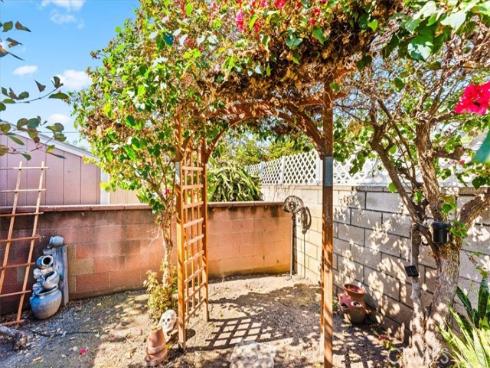 2009 W Oak  , Fullerton, CA