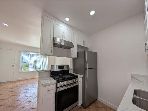 1422  Peckham  A  Street, Fullerton, CA