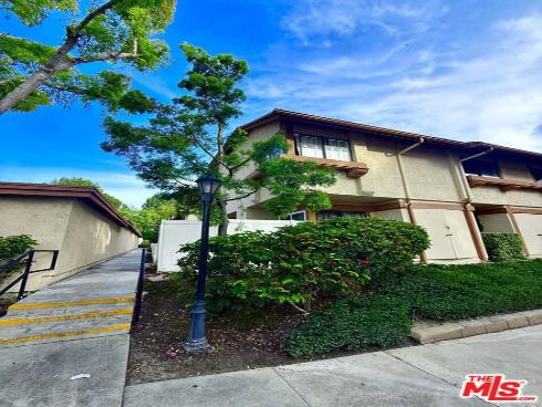 2351  Sutter  242  Way, Fullerton, CA