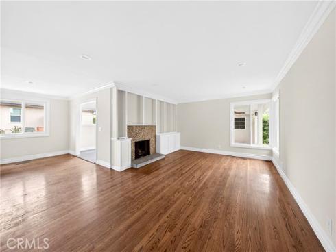 910 W Valencia Mesa  , Fullerton, CA