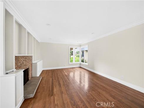 910 W Valencia Mesa  , Fullerton, CA