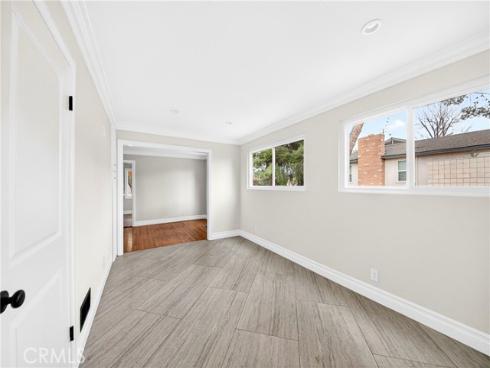 910 W Valencia Mesa  , Fullerton, CA