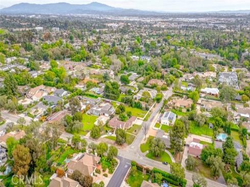 910 W Valencia Mesa  , Fullerton, CA