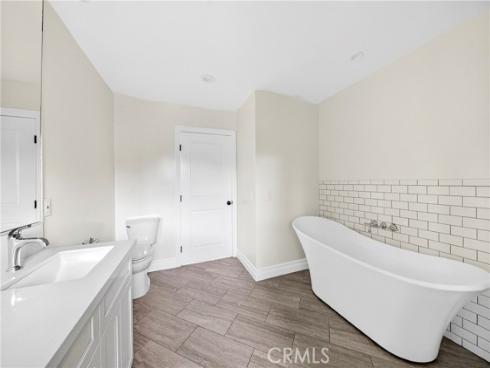 910 W Valencia Mesa  , Fullerton, CA