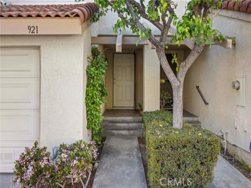 921  Creekside Dr  , Fullerton, CA