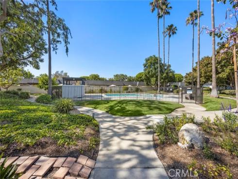 1330  Victoria  C , Fullerton, CA