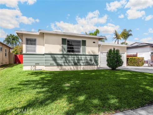 1001  Nutwood  , Fullerton, CA