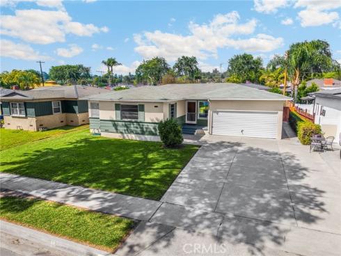 1001  Nutwood  , Fullerton, CA