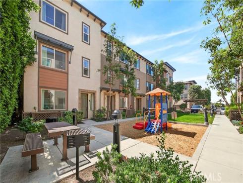 1021  Mandarin  , Fullerton, CA