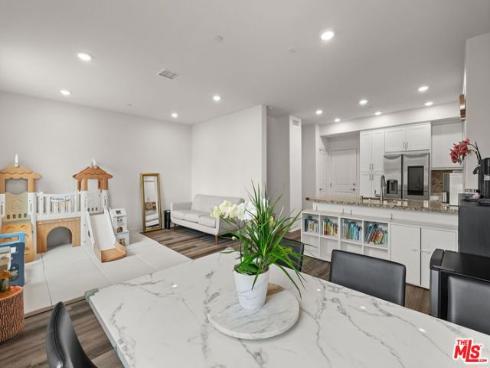 846  Arletta   Way, Fullerton, CA