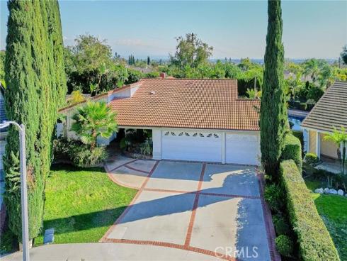 2504 Royale Place