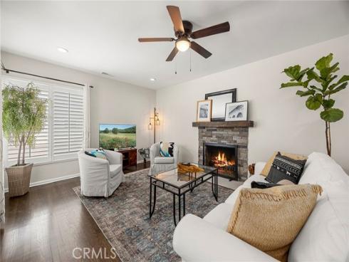 401 W Southgate   Avenue, Fullerton, CA