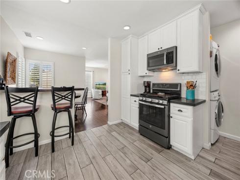 401 W Southgate   Avenue, Fullerton, CA