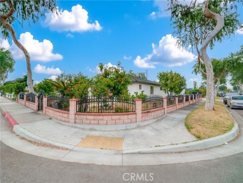 1913 W Valencia , Fullerton, CA