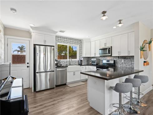 1909 W Walnut Avenue, Fullerton, CA
