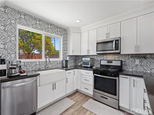 1909 W Walnut Avenue, Fullerton, CA