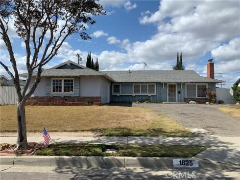 1825 Rolling Hills
